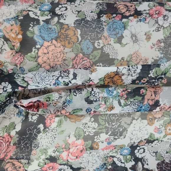 Lauren Conrad Floral Sash Tie Blouse - Picture 5 of 13